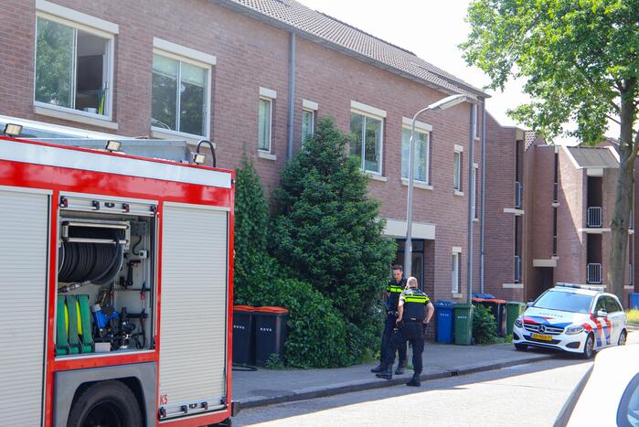 Deur woning opengeramd bij brand in woning