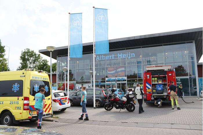 Albert Heijn ontruimd door brand in parkeergarage