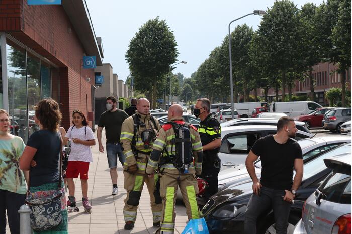 Albert Heijn ontruimd door brand in parkeergarage