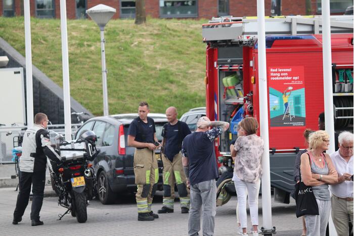 Albert Heijn ontruimd door brand in parkeergarage