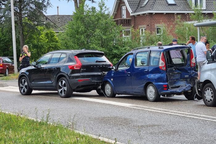 Vijf voertuigen betrokken bij kettingbotsing