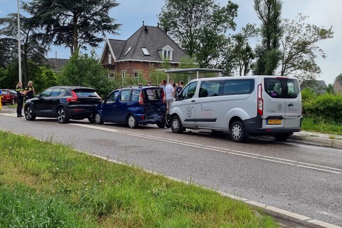 Vijf voertuigen betrokken bij kettingbotsing