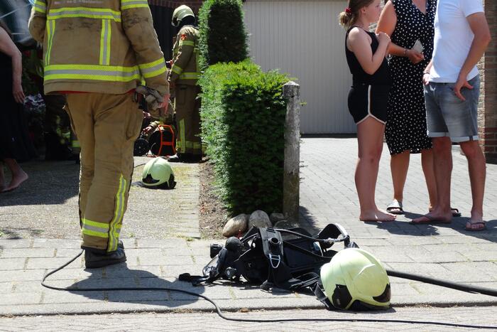 Brandweer ventileert woning na keukenbrand