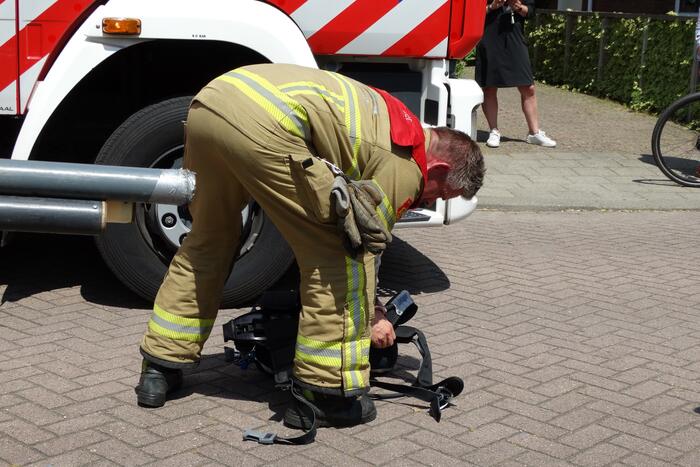Brandweer ventileert woning na keukenbrand