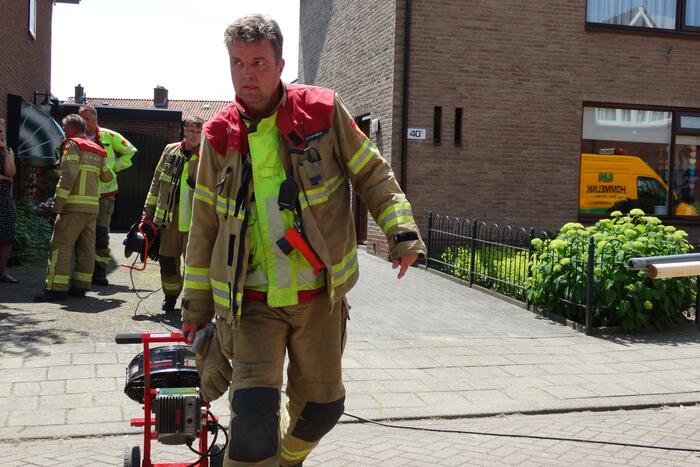 Brandweer ventileert woning na keukenbrand