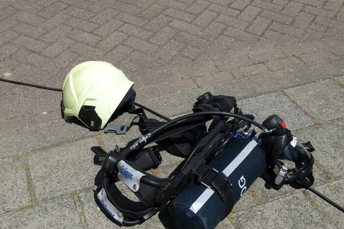 Brandweer ventileert woning na keukenbrand