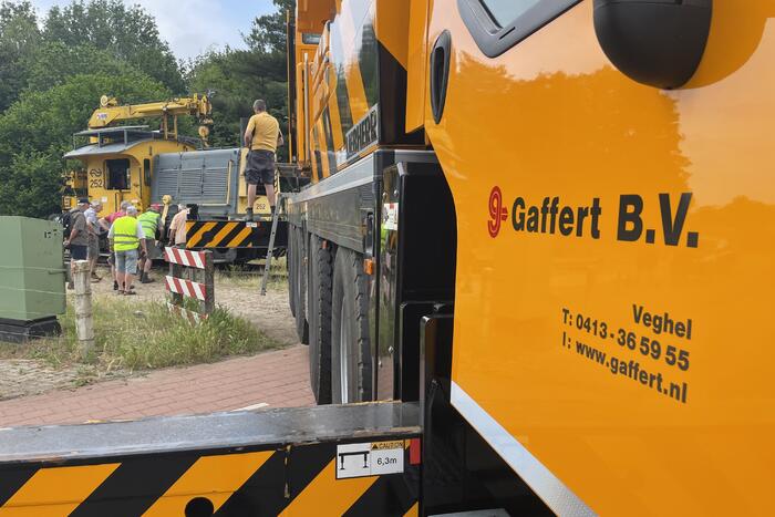 Locomotief ontspoord door kapotte wissel