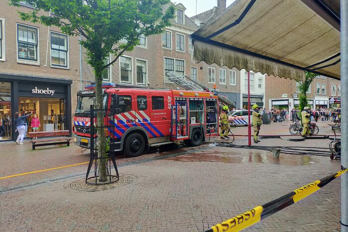 Brandweer blust brand in Hema