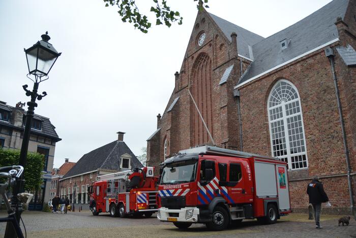 Katten gered bij woningbrand