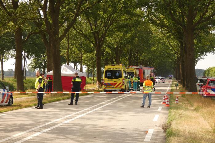 Auto te water, een overleden persoon aangetroffen
