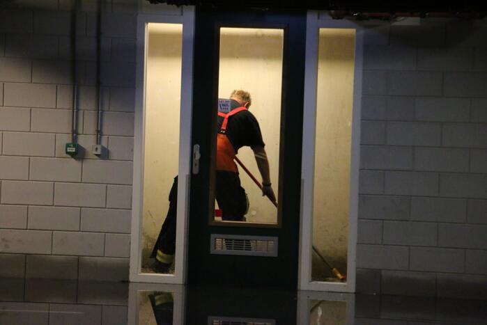 Parkeergarage en bergingen onder water