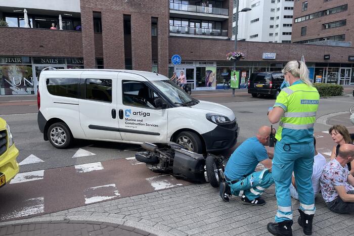 Bestuurder onder invloed rijdt scooterrijder aan