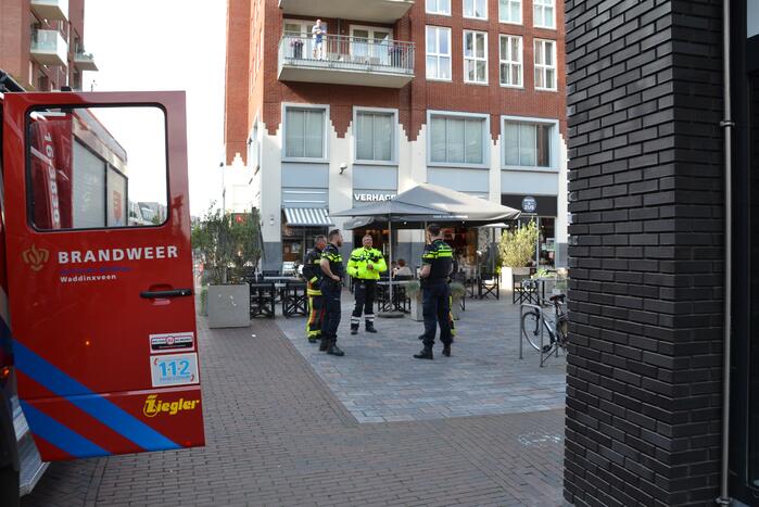 Winkel vol rook door mistgenerator