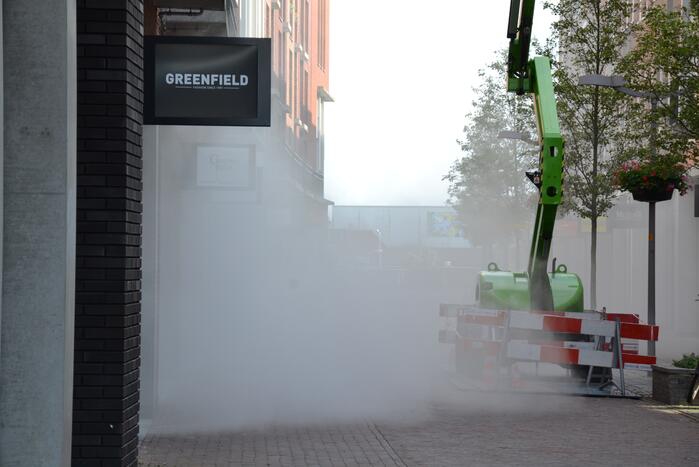 Winkel vol rook door mistgenerator