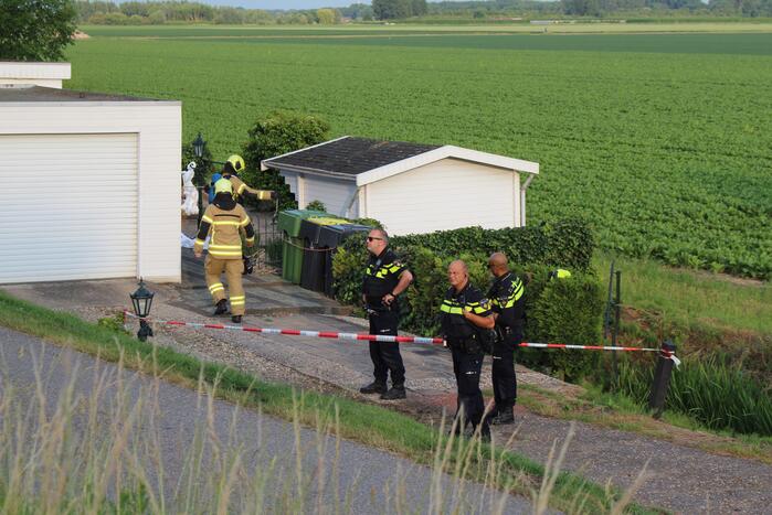 Overleden persoon aangetroffen na brand in woning