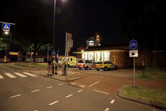 Persoon zwaargewond na incident in Maastunnel