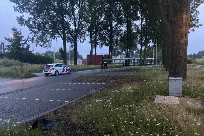 Persoon gewond van rotonde gehaald