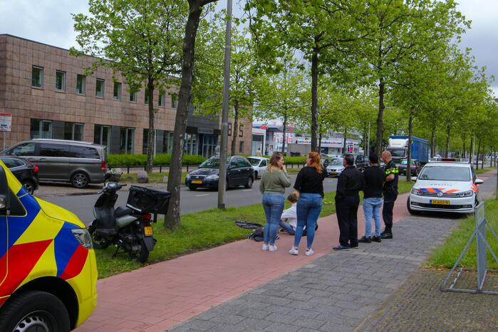 Maaltijdbezorger in aanrijding met bestelwagen