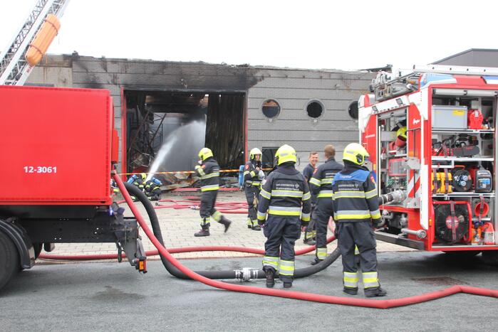 Brand in pand industrieterrein