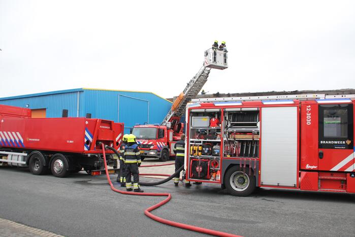 Brand in pand industrieterrein