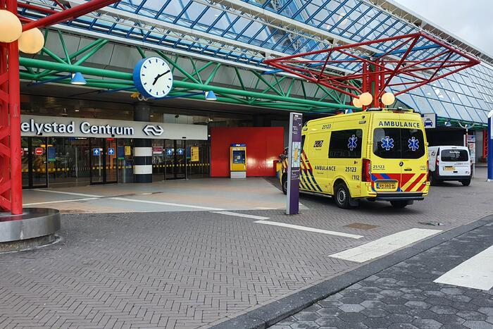 Persoon gewond door incident in station