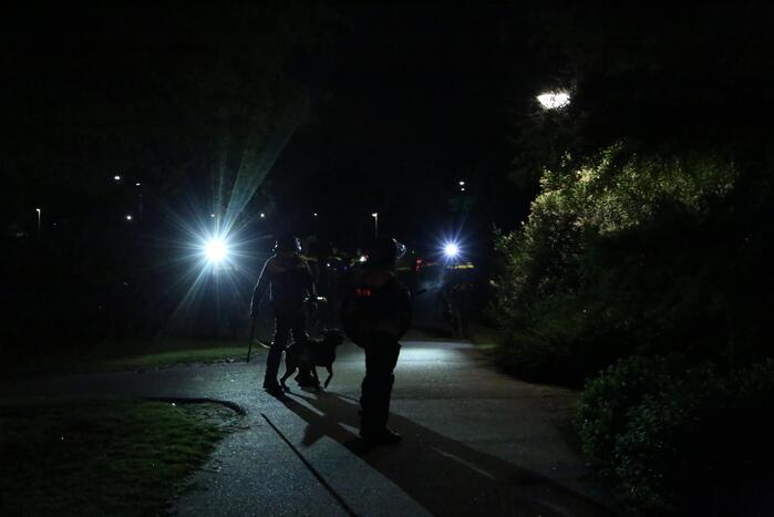 Mobiele Eenheid veegt park in Corlaer