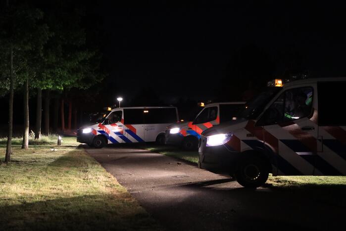 Mobiele Eenheid veegt park in Corlaer