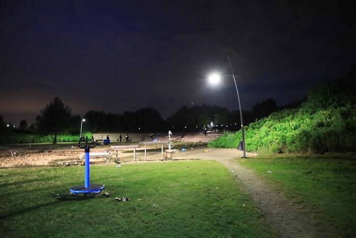 Mobiele Eenheid veegt park in Corlaer