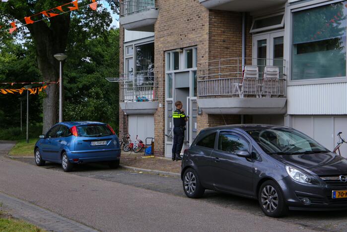 #Amersfoort Brandweer doet onderzoek naar vreemde lucht in portiekflat Vreeland Amersfoort.