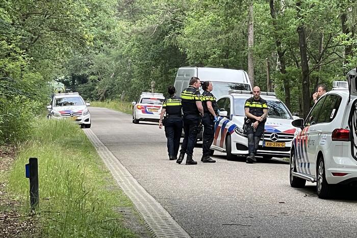 Persoon aangehouden en twee slaan op de vlucht