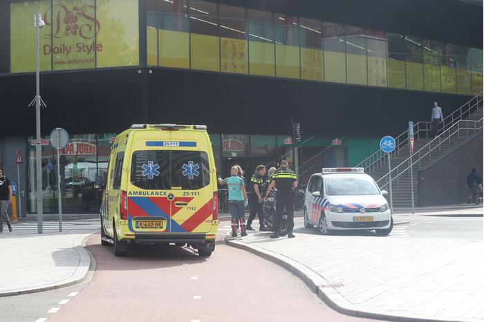 Persoon gewond bij aanrijding op oversteek