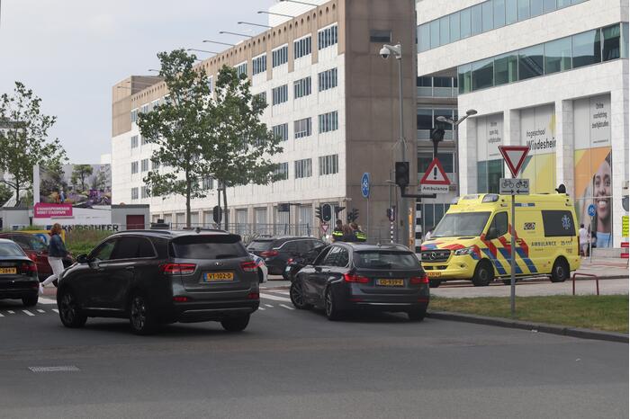 Persoon gewond bij aanrijding op oversteek