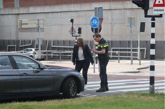 Persoon gewond bij aanrijding op oversteek