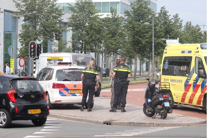Persoon gewond bij aanrijding op oversteek