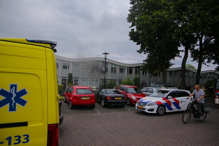 Veel rook bij brand in woning