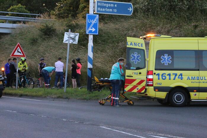 Wielrenners botsen op fietspad