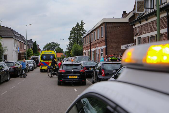 Fietser gewond bij botsing met autoportier