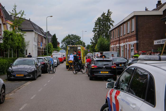 Fietser gewond bij botsing met autoportier