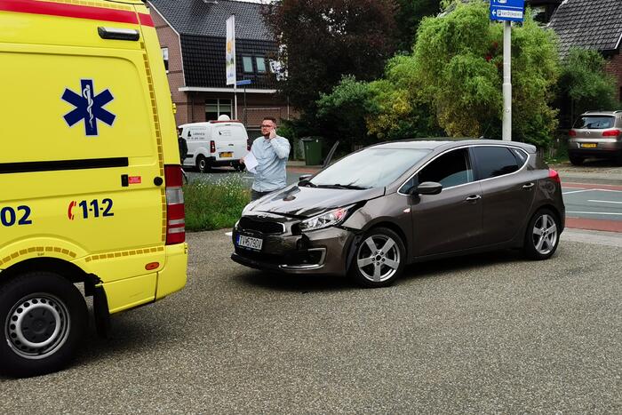 Ambulance betrokken bij botsing