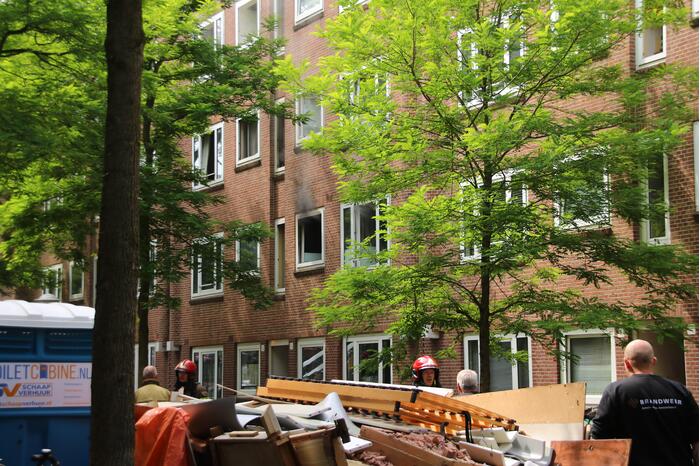Veel rook bij brand in appartement