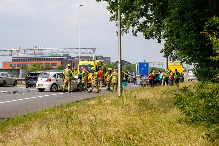 Meerdere voertuigen betrokken bij kop-staart botsing