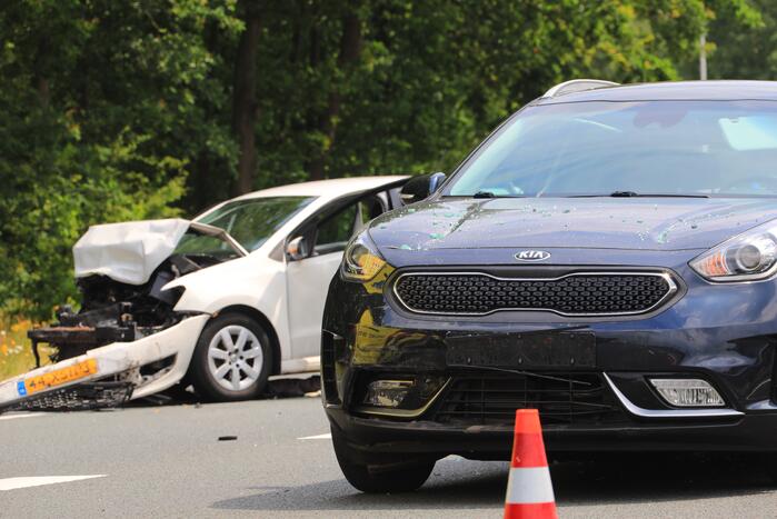 Meerdere voertuigen betrokken bij kop-staart botsing