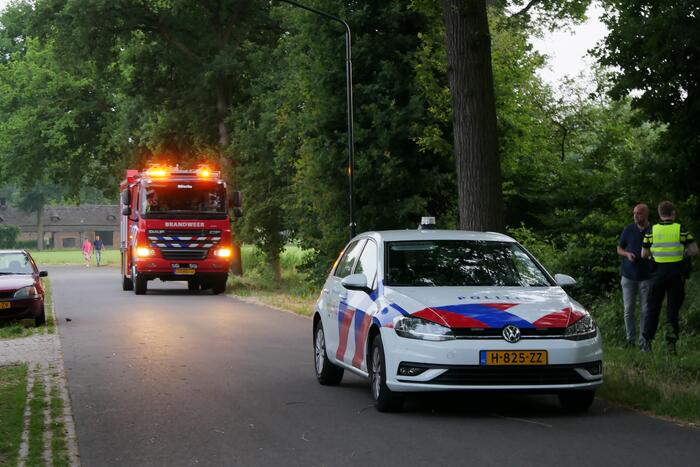 Politiehelikopter ontdekt brand in bosgebied