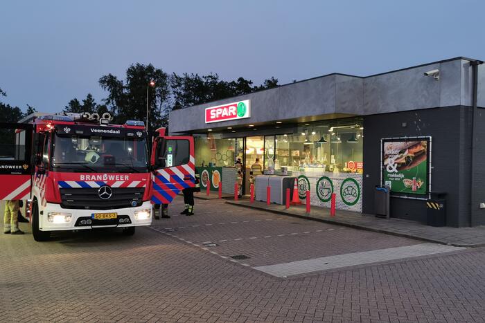 Rookgenerator gaat af bij Esso-tankstation