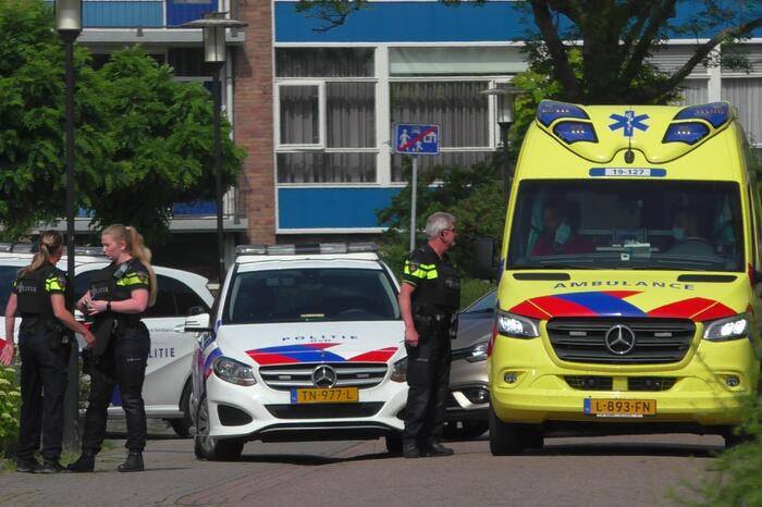 Buurtbewoners moeten binnen blijven na melding van schietpartij