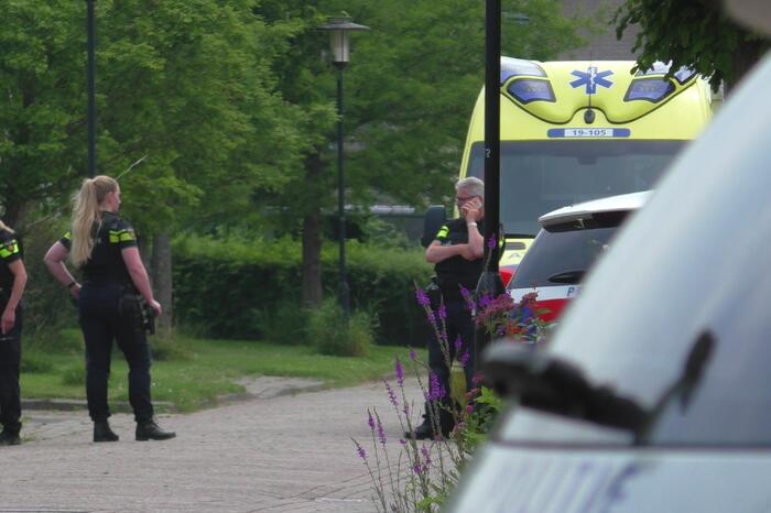 Buurtbewoners moeten binnen blijven na melding van schietpartij