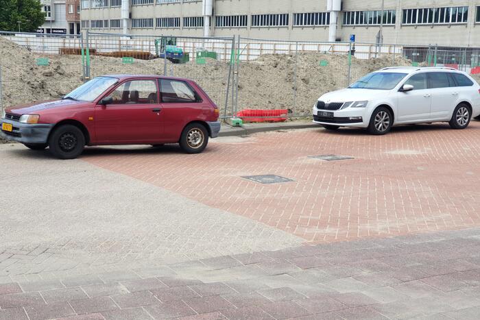 Kop-staart botsing tussen twee auto's