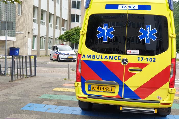 Kop-staart botsing tussen twee auto's