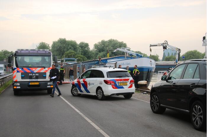 Politie haalt lichaam uit water Westelijk Havengebied