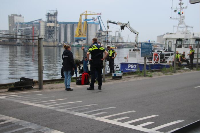 Politie haalt lichaam uit water Westelijk Havengebied